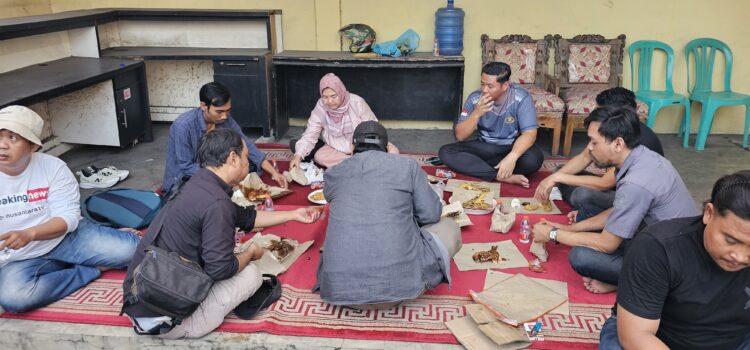 Kapolsek KSKP Merak Perkuat Sinergitas Bersama Forum Wartawan Pelabuhan
