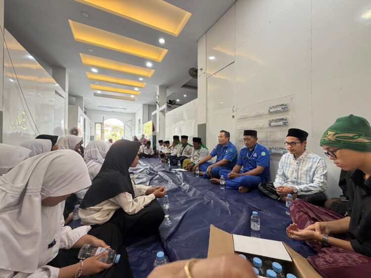 PT Pelayaran Surya Timur Line Cabang Merak Gelar Pengajian dan Santunan Anak Yatim